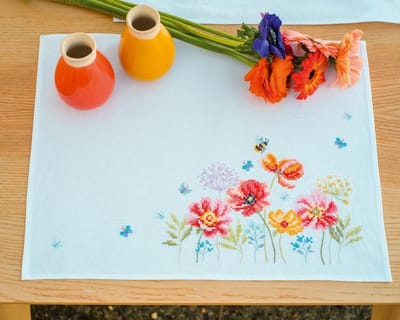 Vervaco - Placemat kit Klaprozen en wilde bloemen set van 2 - PN-0230494 - Borduren - Borduurpakket - Borduurpakket volwassenen - Borduurpakket kind
