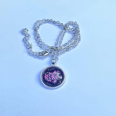 GoedeDoelen.Shop | Ketting Heart Hope Faith Cure | Pink Ribbon Sieraad | Hope | Statement Ketting | Wellness-House