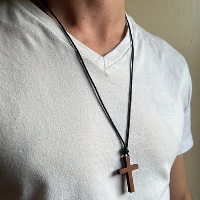 VANDAAG VERZONDEN - Ketting - Hout - 4 cm - Kruis smal - Christelijk
