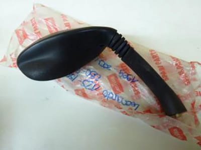 Originele rechterachteruitkijkspiegel voor Aprilia 150 Leonardo scooter 1999 tot 2004 ap8102866 nieuw