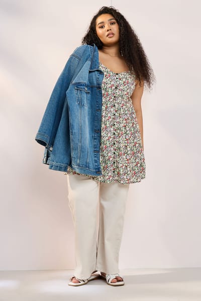 Yours Cami Top Met Knoopsluiting En Bloemenmotief In Zwart/Rood Size 42