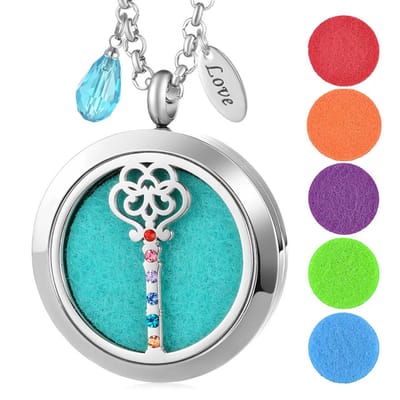 Geurketting met Sleutel, Love en strass erop - Ketting 50CM met aroma therapie medaillon - Hanger van 30mm en geurpads - RVS
