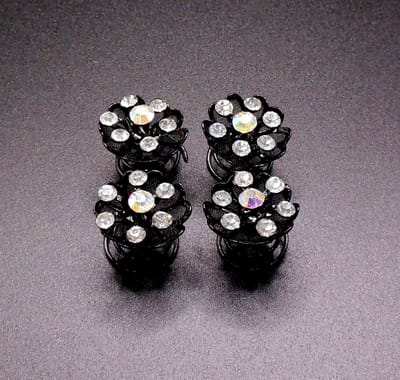 Curlies bloem zwart met 7 strass punten