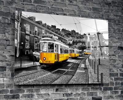 Insigne Glazen Schilderijen - Gele Tram  Glasschilderij - 110x70 cm - 4 mm
