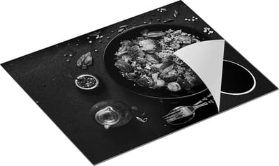 Chefcare Inductie Beschermer Salade Bord met Groentes - Zwart Wit - 65x50 cm - Afdekplaat Inductie - Kookplaat Beschermer - Inductie Mat
