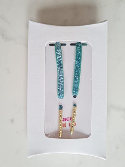 Schoenveters plat uni fluweel turquoise glitter - 120cm met gouden nestels - Lace it Up veters voor wandelschoenen, werkschoenen en meer