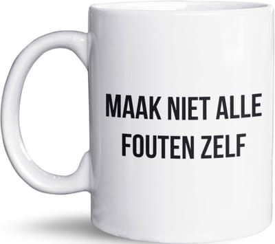 NietMokken.nl - Grappige mok - Maak niet alle fouten zelf, geef je collega’s ook een kans - Leuke beker als cadeau voor collega’s of vrienden - Keramische mok - Dubbelzijdig bedrukt - Vaatwasser- en magnetronbestendig - Keramische tas