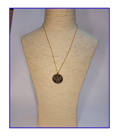 HÕBE – FamiliaFeliz Goud ketting – 18 Karaat Goud Verguld Staal– Gerecycled Edestaal– Collier – Handgemaakte Sieraad – Accessories – Dames Ketting – Karabijnhaaksluiting – 45 cm Lengte