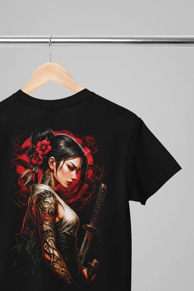 Oversized shirt - Katana Geisha - Wurban Wear | Draak | Anime streetwear | Asian streetwear | Streetwear | Geisha | Techno outfit | Fantasy shirt | Gym shirt | y2k | Tattoo | Urban | Grote maten | Japanese mythology | Samurai | Zwart