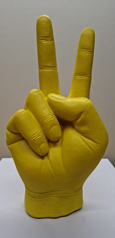 Hand Peace Beelden - 8 kleuren - Geel - Losse beelden - Polyresin - Polystone - Wonen - Decoratie - Woondecoratie - Merchandise - Mancave