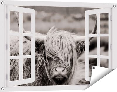 Gards Tuinposter Doorkijk Schotse Hooglander Koe - Zwart Wit - 90x60 cm - Tuindoek - Tuindecoratie - Wanddecoratie buiten - Tuinschilderij