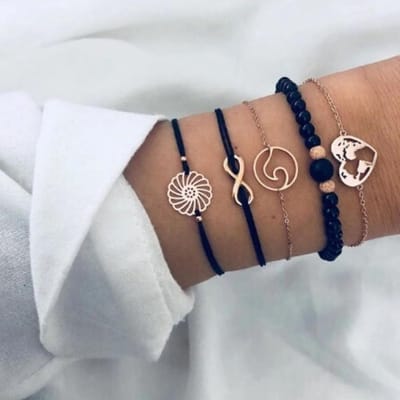 Joboly Set armbanden kralen infinity hartje 5 delig - Dames - Goudkleurig - 18 cm