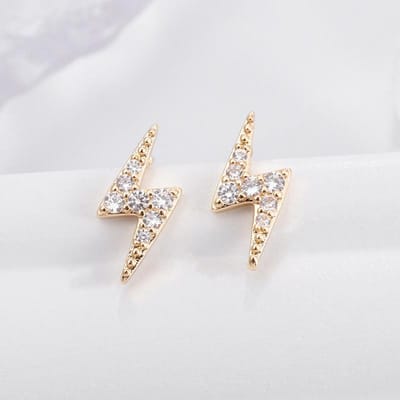 Boucles d'oreilles punk exquises et personnalisées pour hommes et femmes Mini boucles d'oreilles éclair en zircon beige