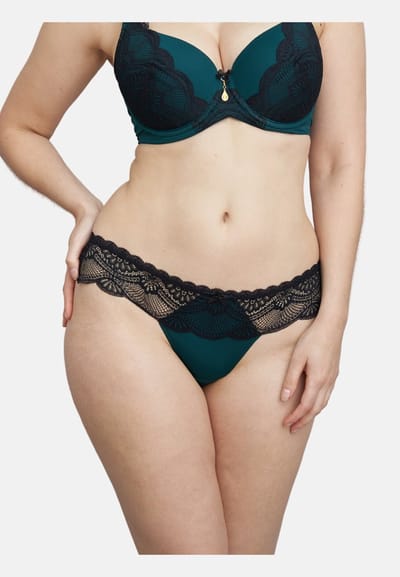 String PURE DIVINE