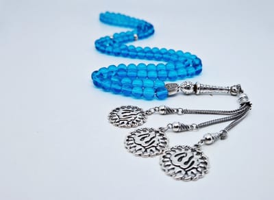 Handgemaakte tesbih "Tasbih" natuursteen " Blauwe kwarts " - Aantal kralen 99 - Diameter kralen 8MM - met metaal tassel "Allah Muzakhrafa" - Een mooi cadeau-idee