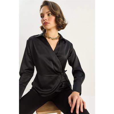 Satijnen V-hals Shirt met Striksluiting