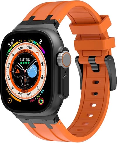 Strap-it luxe liquid siliconen bandje geschikt voor de Apple Watch 1 / 2 / 3 / 4 / 5 / 6 / 7 / 8 / 9 / 10 / 11 / SE (2/3) / Ultra (2/3) in de maat: 44mm / 45mm / 46mm / 49mm - luxe rubberen iWatch sport bandje met RVS aansluiting (oranje met zwart)