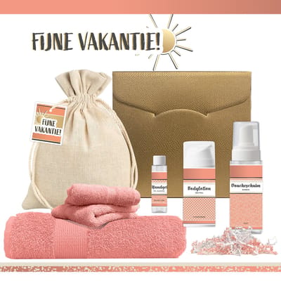Geschenkset “Fijne vakantie!” - 7 producten - 600 gram - Triomf Cosmetica | Wellness Vakantiepakket Groot Strandlaken Luxe Giftset Strand Badlaken Cadeau voor haar Zomer Cadeaupakket Vakantie Pakket Medewerkers Zorgwerkers Vrijwilligers Goud Roze