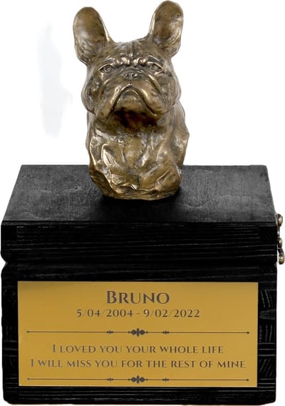 Urn hond met gravure en sculptuur van een Franse Bulldog, handgemaakt.