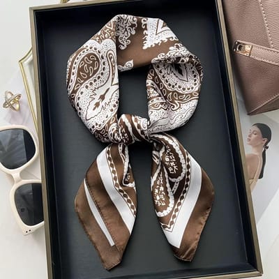 Nieuwe Zijden Vierkante Sjaal Dames Retro Paisley Cashew Print Neckerchief Vrouwelijke Foulard Hoofddoek Haarband Zachte Nek Tas Lint Satijn 70x70cm white