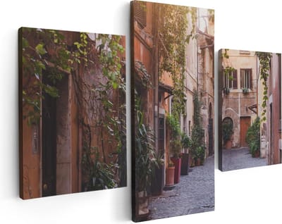 Artaza Canvas Schilderij Drieluik Straatje in Rome met Groene Planten - 90x60 - Foto Op Canvas - Canvas Print