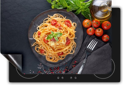 Chefcare Inductie Beschermer Bord met Spaghetti op een Zwarte Marmeren Plaat - 60x50 cm - Afdekplaat Inductie - Kookplaat Beschermer - Inductie Mat
