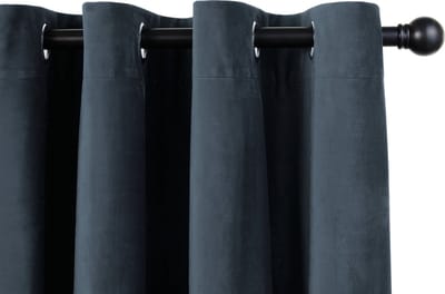 Lifa Living - Fluwelen Gordijnen - 150 x 250 cm - Donker Grijs - Verduisterend - Wasbaar - Kreukherstellend - Kleurvast - 8 Ophangringen - 1 Stuk