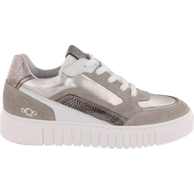 Aqa Sneakers