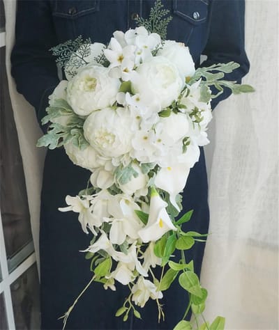 Bruidsboeket - Kunstbloemen boeket - Bruiloft decoratie - Handgemaakt ontwerp - 25x55 cm - Wit