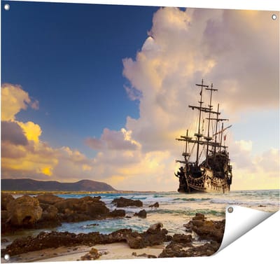 Gards Tuinposter Piratenschip aan de Kust bij Zonsondergang - 100x80 cm - Tuindoek - Tuindecoratie - Wanddecoratie buiten - Tuinschilderij