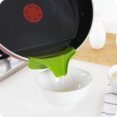 Anti-Spill Slip Op Giet Soep Uitloop Trechter - Potten - Pannen - Kommen - keuken Gadget Gereedschap - Groen