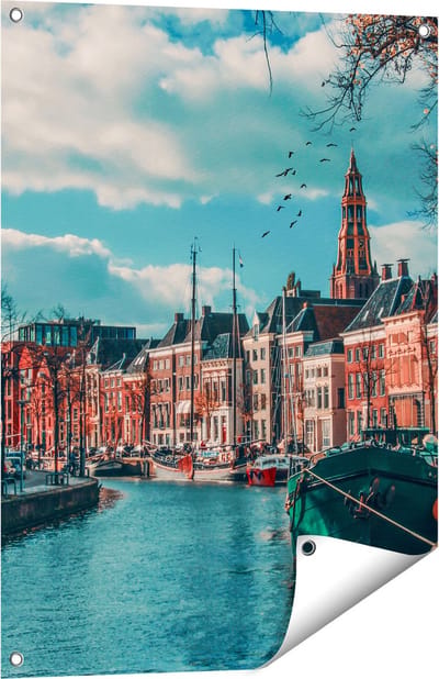 Gards Tuinposter Gracht in Groningen - 60x80 cm - Tuindoek - Tuindecoratie - Wanddecoratie buiten - Tuinschilderij