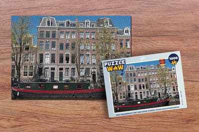 Puzzel Een woonboot met een rode streep voor grachtenpanden - Legpuzzel - Puzzel 1000 stukjes volwassenen