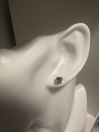 zwarte kleine glazen zirkonia oorknopjes 0.5 cm doorsnee | Make up | Parfum | Moederdag | Verjaardagscadeau| Cadeautje| Valentijnsdag| Kado | sieraden | vaderdag | oorbellen | oorsieraden