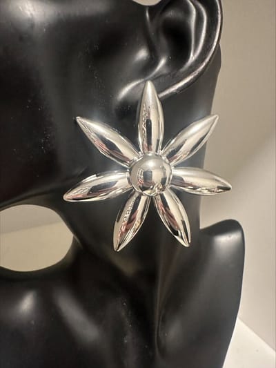 Retro zonnebloem oorbellen | | Make up | Parfum | Moederdag | Verjaardagscadeau| Cadeautje| Valentijnsdag| Kado | sieraden | vaderdag | oorbellen | oorsieraden