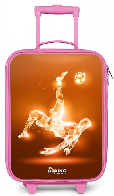 NoBoringSuitcases.com® - Kinderkoffer roze - Kindertrolley meisje - Oranje lichtvoetballer in zweefmoment - Koffer kind lichtgewicht - Reiskoffer trolley voor kinderen - Koffertje met lichtgevende wieltjes - Rolkoffer