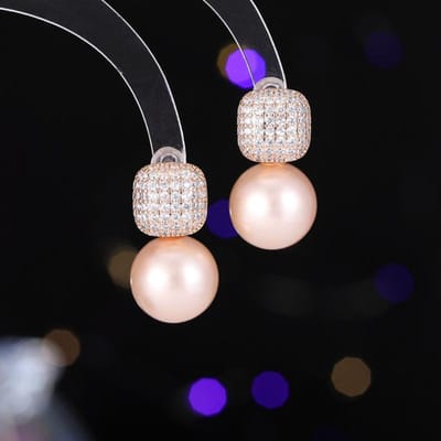 Dames Oorbellen met Imitatieparels, Lichte Luxe, Eenvoudig en Elegant, Modieus en Veelzijdig, Uniek en Designgevoelig gray