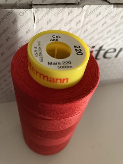Gutermann Lockgaren kleur 365 rood 5000 meter