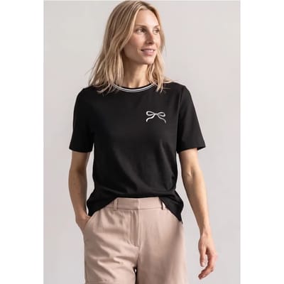 Shirt met ronde hals en geborduurd detail
