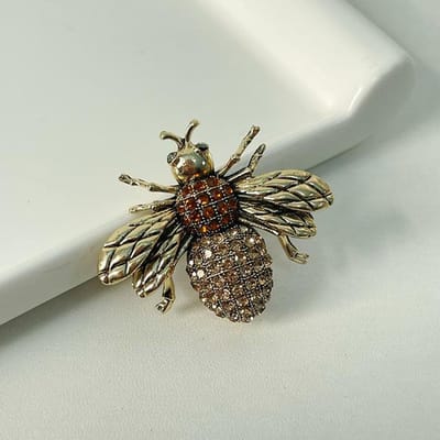 New Rhinestone Insect Bee Brooches For Women Vintage Crystal Lapel Pins Female Bags Corsage Fashion Jewelry Clothing Accessories couleur champagne