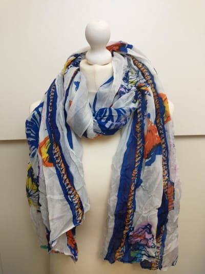 Lange dames sjaal Ans-vlindermotief-wit blauw groen oranje roze geel rood