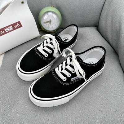 Casual Flats Canvas Sneakers Dames Outdoor Effen Kleur Ondiepe Sportschoenen Tennis Vrouw Streetwear Veterschoenen Gevulkaniseerde Schoenen 44 36 white