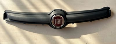 Bovenste grille voor FIAT PANDA III sinds 2012, MET logo