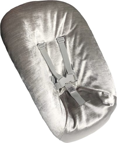 #29 newborn hoes, Shiny velvet ecru, Stokke Tripp Trapp. Ook geschikt voor Kidsmill Up.