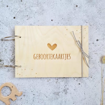 Houten bewaarbundel geboortekaarten | A5 | hartje