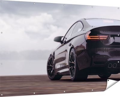Gards Tuinposter Zwarte Sportwagen Auto van Achter - 180x120 cm - Tuindoek - Tuindecoratie - Wanddecoratie buiten - Tuinschilderij