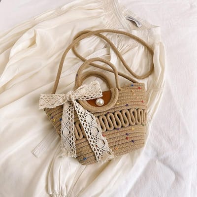 Sac grande capacité, nouveau sac à bandoulière tressé à la mode du printemps pour femmes, sac fourre-tout grande capacité, sac de plage de niche without silk scarf beige