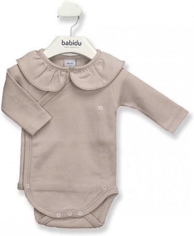 Babidu Romper/Body | Zandkleur| Overslag | met royale ruche langs hals | 1178 | 1 maand | maat 56