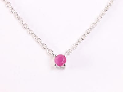 Fijne zilveren anker ketting met robijn