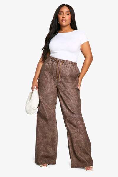 boohoo Dames Plus Vintage Wash PU Slouchy Dad Broek | Dark Brown | Maat: 46